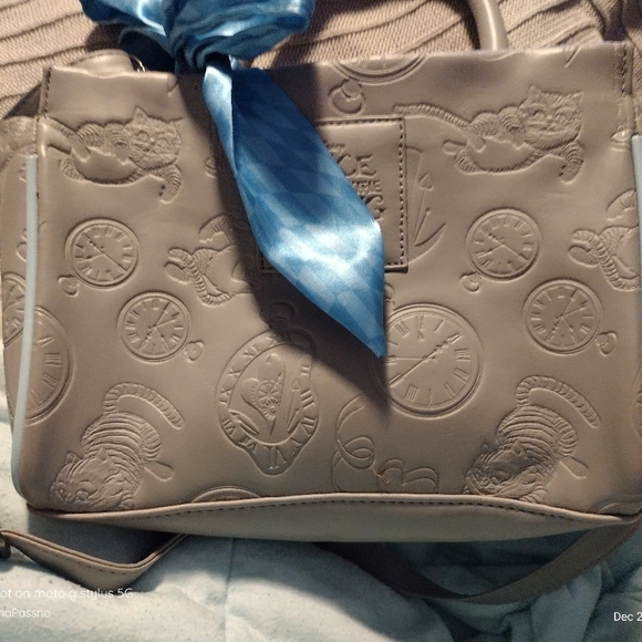 RARE lounge fly alice through the looking glass purse - Picture 2 of 7